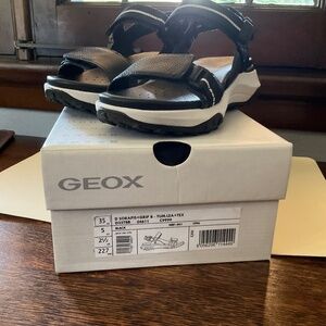 GEOX Black White Leather Platform Sandals Size 35 - fits 5.5 to 6.0